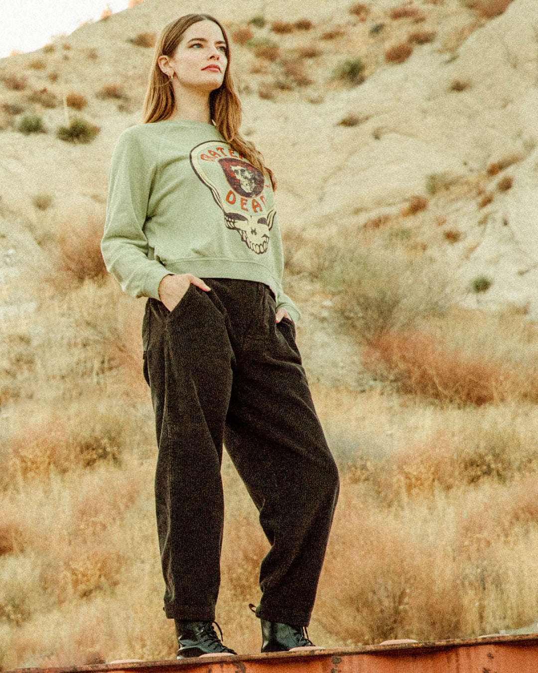 Women's Grateful Dead Skull Raglan Crew Fleece