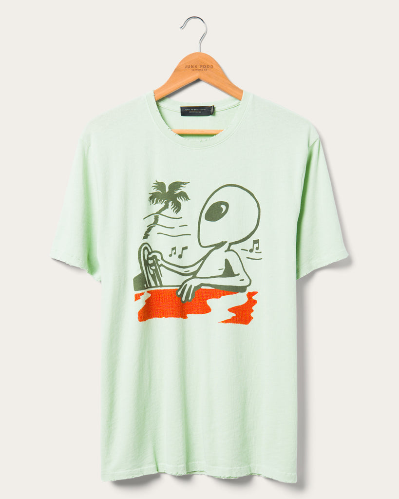 Alien Driving Vintage Tee – Junk Food Clothing