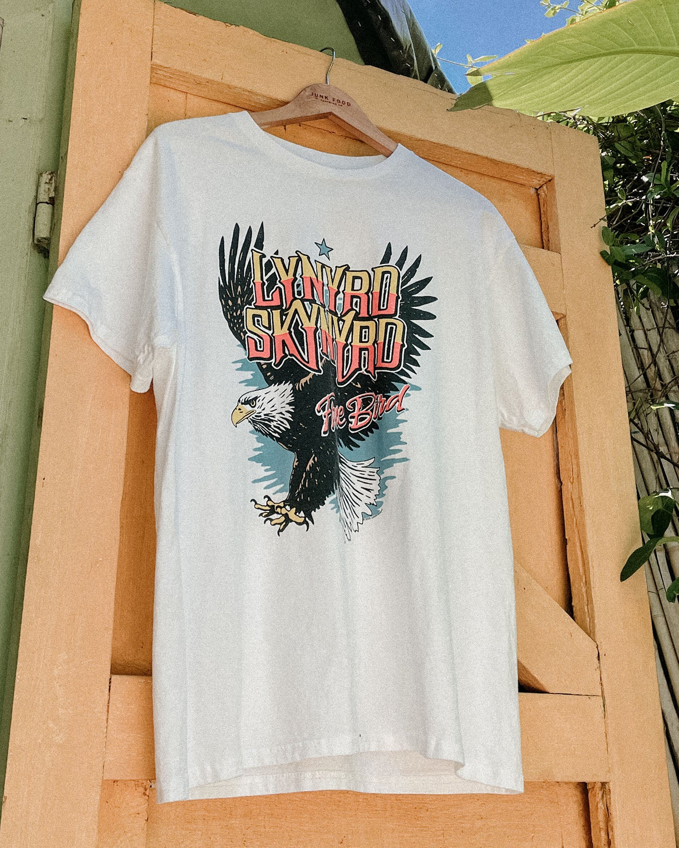 Lynyrd Skynyrd Free Bird Flea Market Tee – Junk Food Clothing