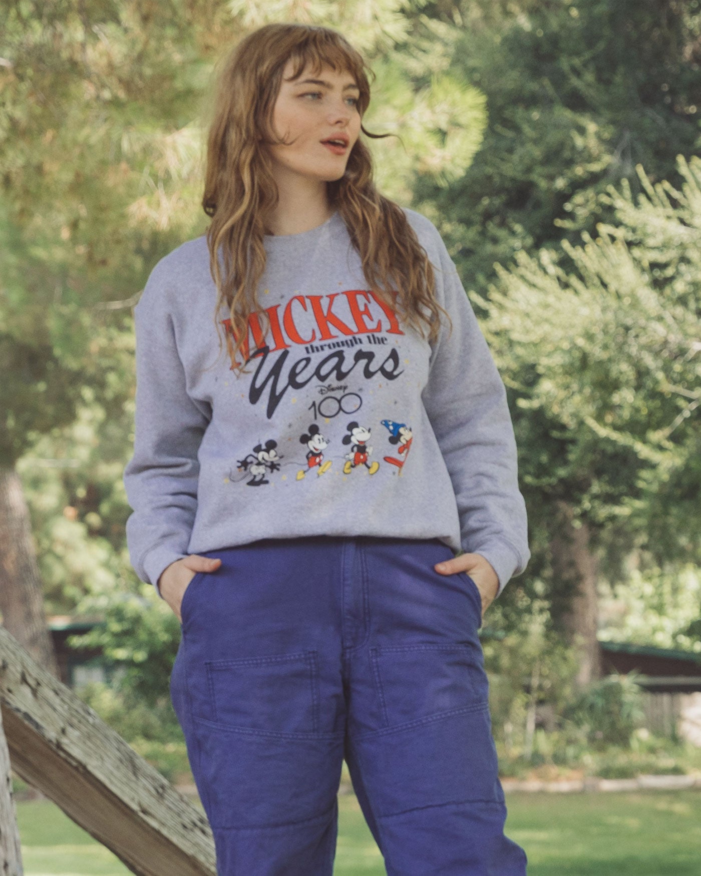 cher×JUNK FOOD×STYLIFE Mickey プルオーバー Women's Mickey Thumbs Up Vintage Raglan Pullover – Junk Food Clothing