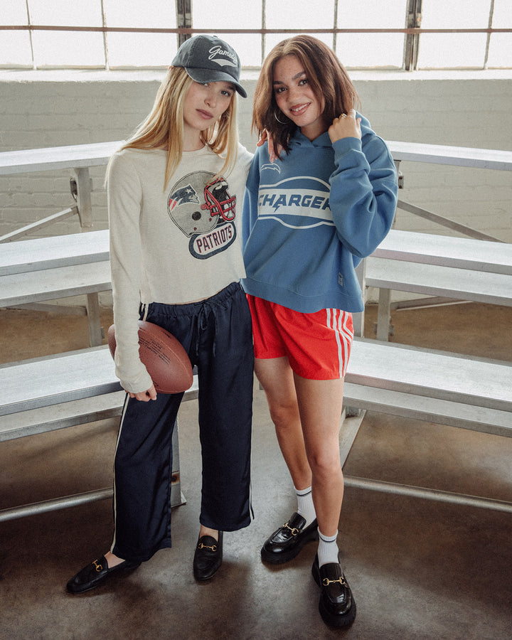 Women's New England Patriots Helmet Crop Thermal