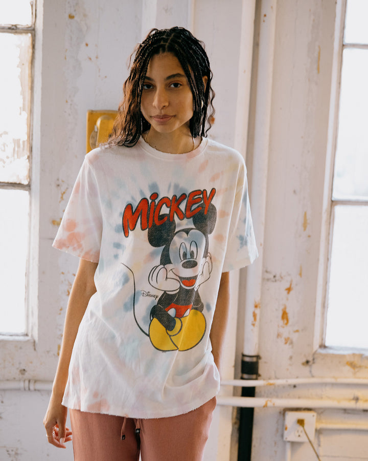 Unisex Mickey Sitting Vintage Tee